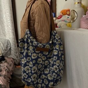 Blue floral tote bag